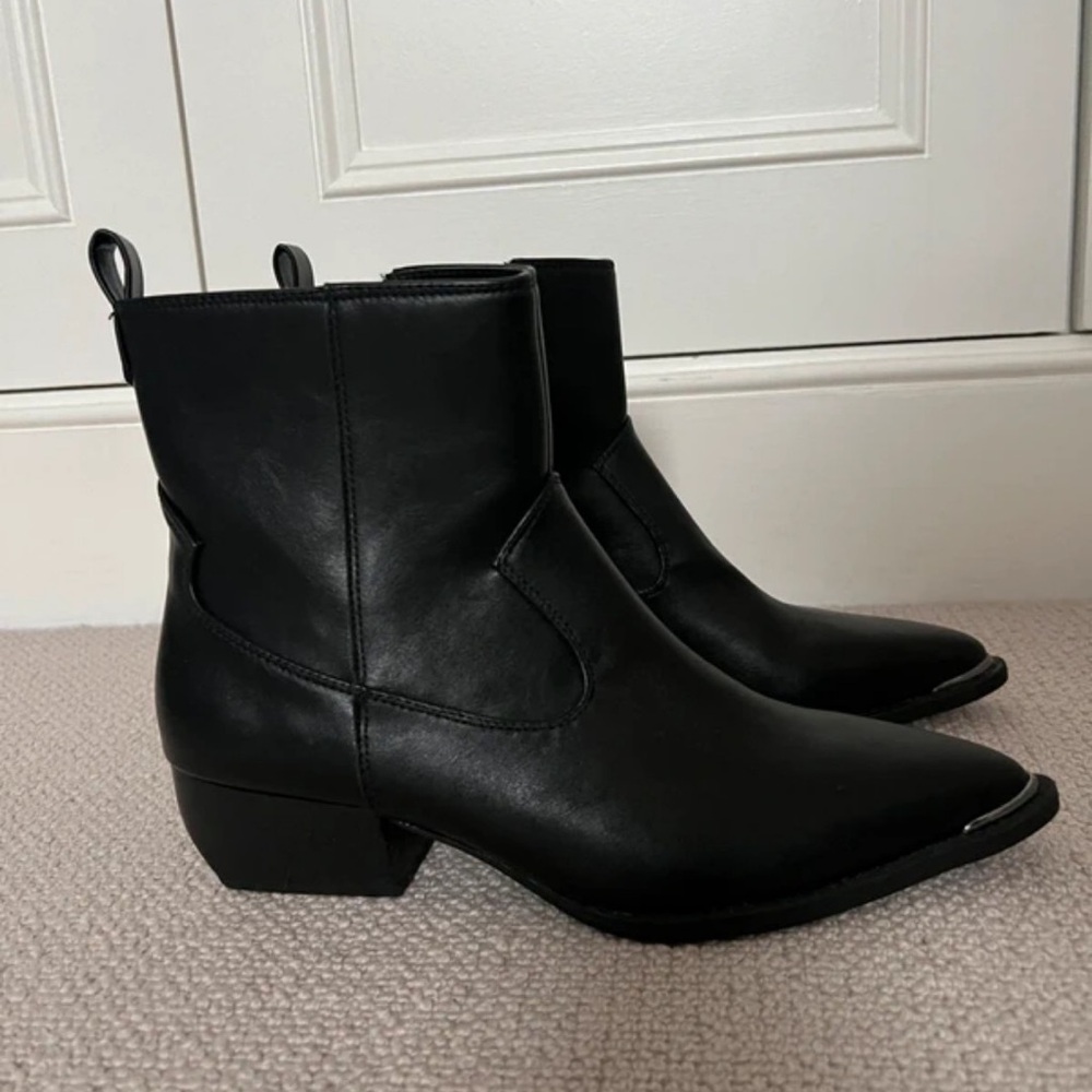 Women's Black Pointed Western Ankle Booties